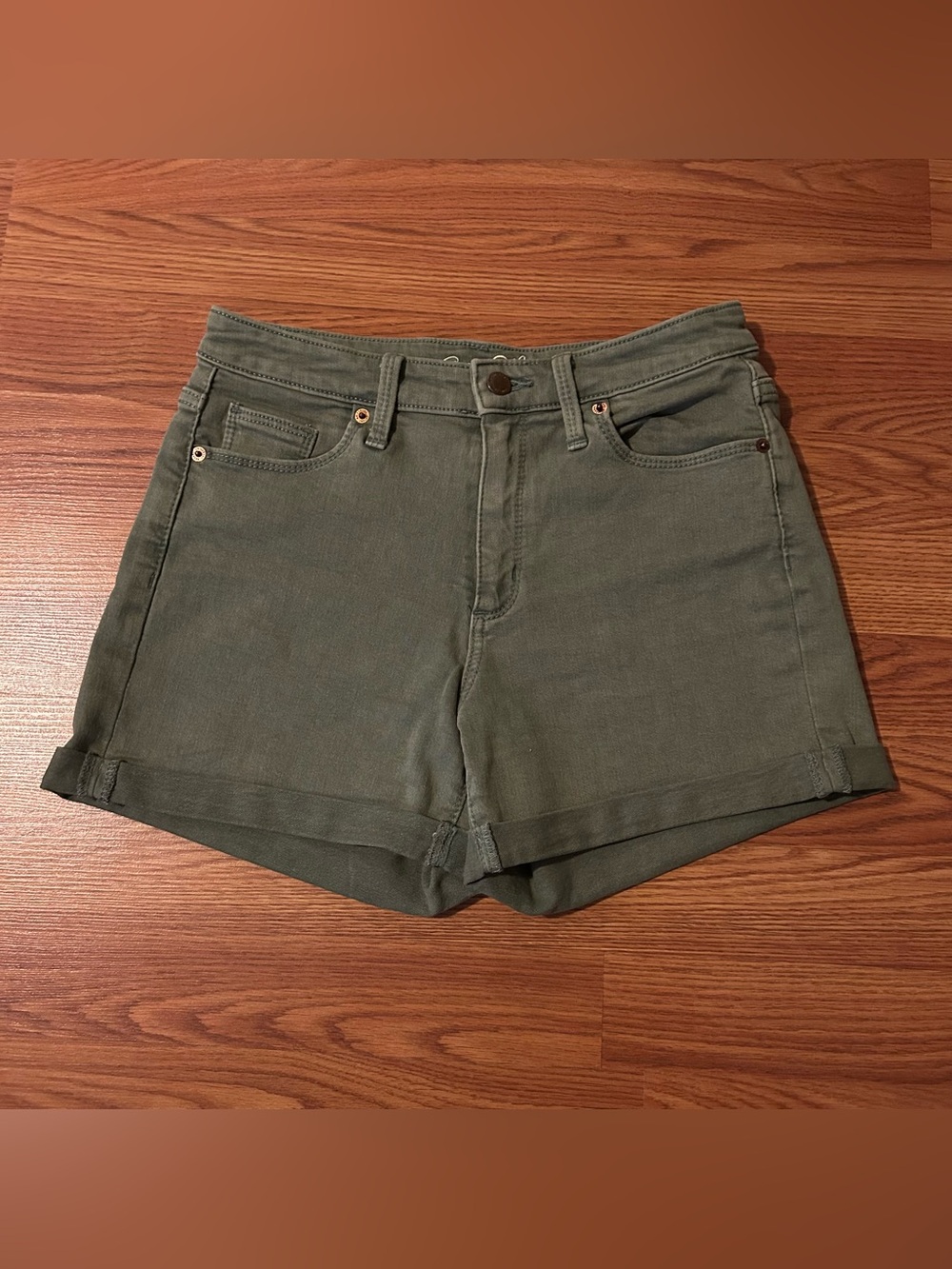 Universal Thread Olive Green High-Waist Women’s Shorts